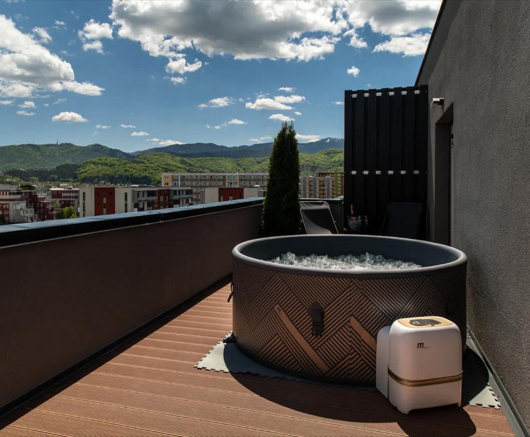 Skylark - Stockholm Penthouse With Jacuzzi, Movie Theater & Panoramic View Apartment Brașov Exterior foto